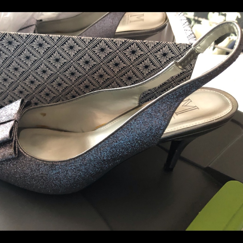 🔴Beautiful Pale Purple/Blue glittery Slingbacks